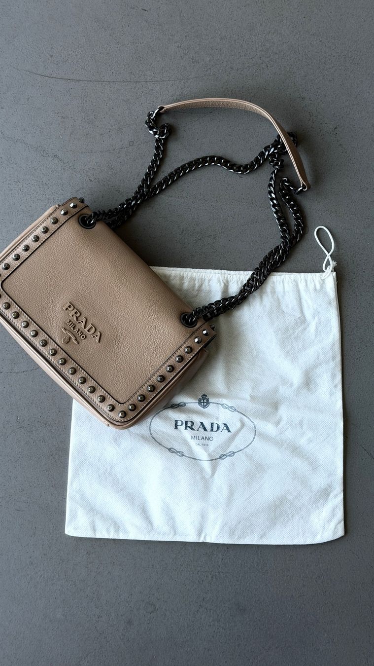 Prada Sacs femmes: Prada Chain Flap Bag Studded Calf Small Perfect Condition – D'occasion à Zürich par xs_s_artikel 9