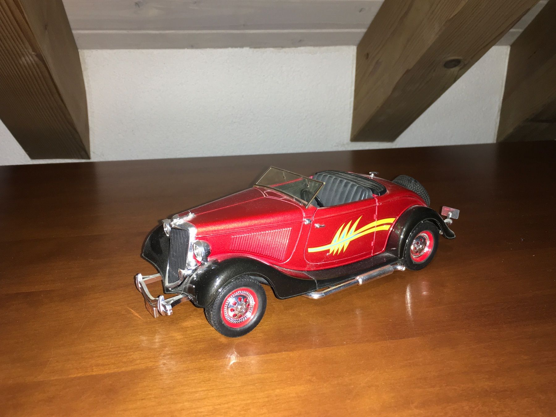 Ford Modellini d'auto: Ford V8 - 1/18 – Usato da Wohlen AG venduto da PrivatSammlung