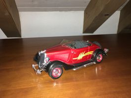Ford V8 - 1/18