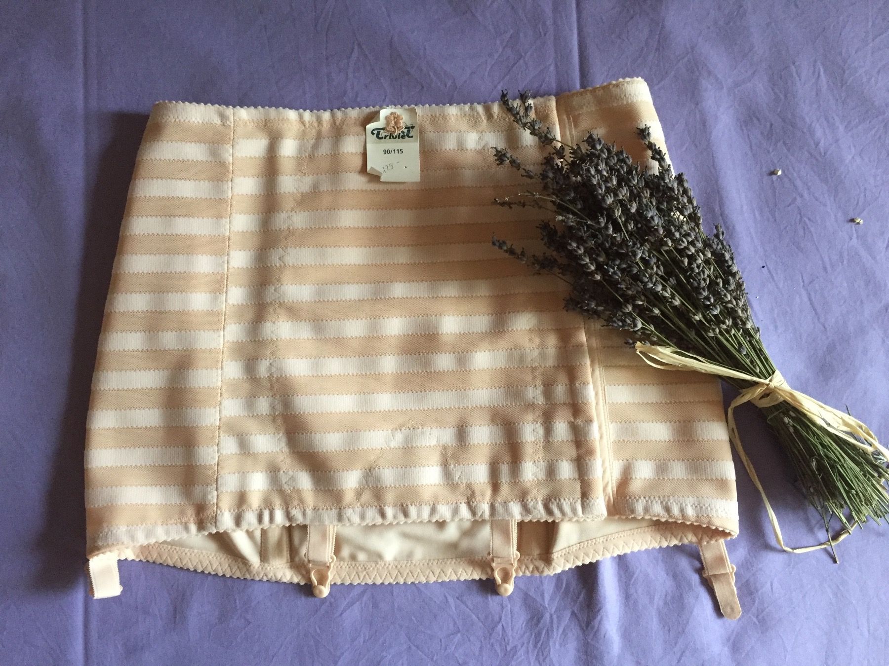 Altra biancheria intima: Hüftmieder mit Strumpfhalter – Nuovo (secondo la descrizione) da Mont Tramelan venduto da Oktober1958