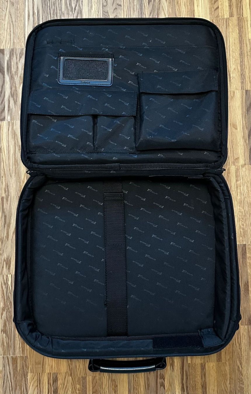 Targus Taschen: schwarze Laptoptasche Marke Targus – Neu (gemäss Beschreibung) aus Arth von Lohmatt65 2