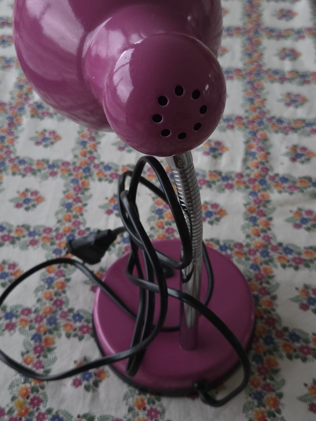Conforama Lampade: Lampe de bureau rose – Usato da Begnins venduto da IlikeHiPhi 1