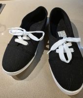 Baskets basses noires en tissu - P. 38