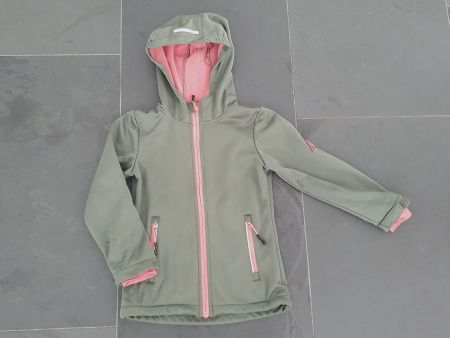 ++ gefütterte Softshell Jacke in grün ++ Gr. 110 / 116 ++