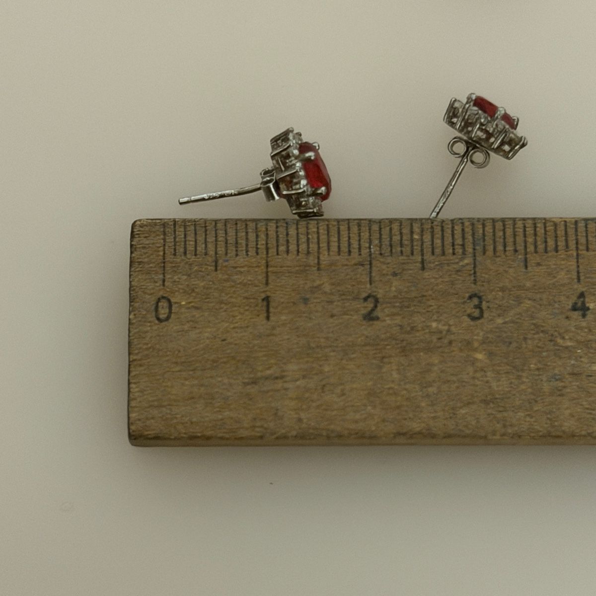 Orecchini pendenti & Orecchini a lobo: earrings with red stone  – Usato da Figino venduto da 1024sells 2