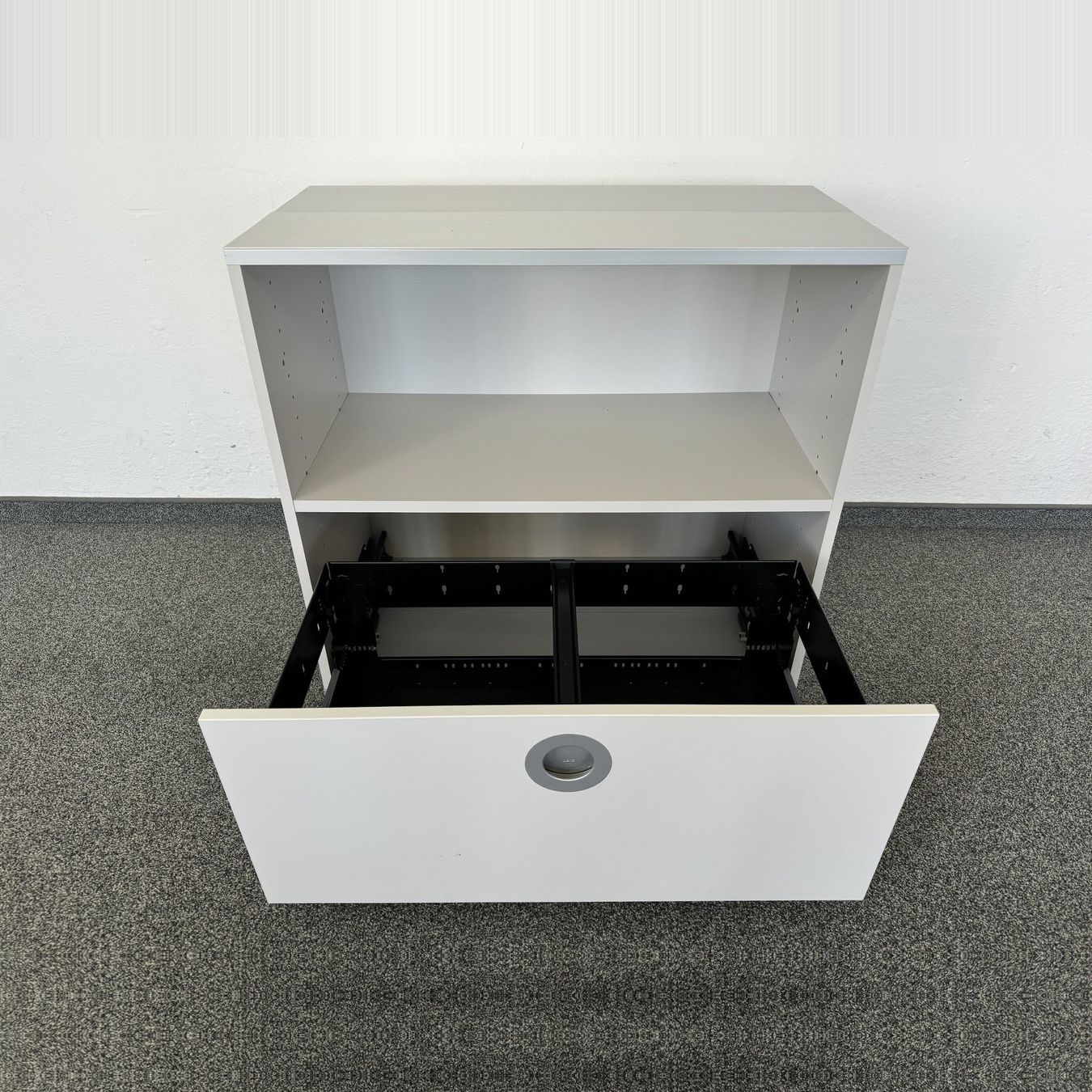 Scaffali: Denz D3 Sideboard 2-OH Hellgrau - 800mm - ohne Schloss – Usato da Schönenwerd venduto da mcofficeshop 1