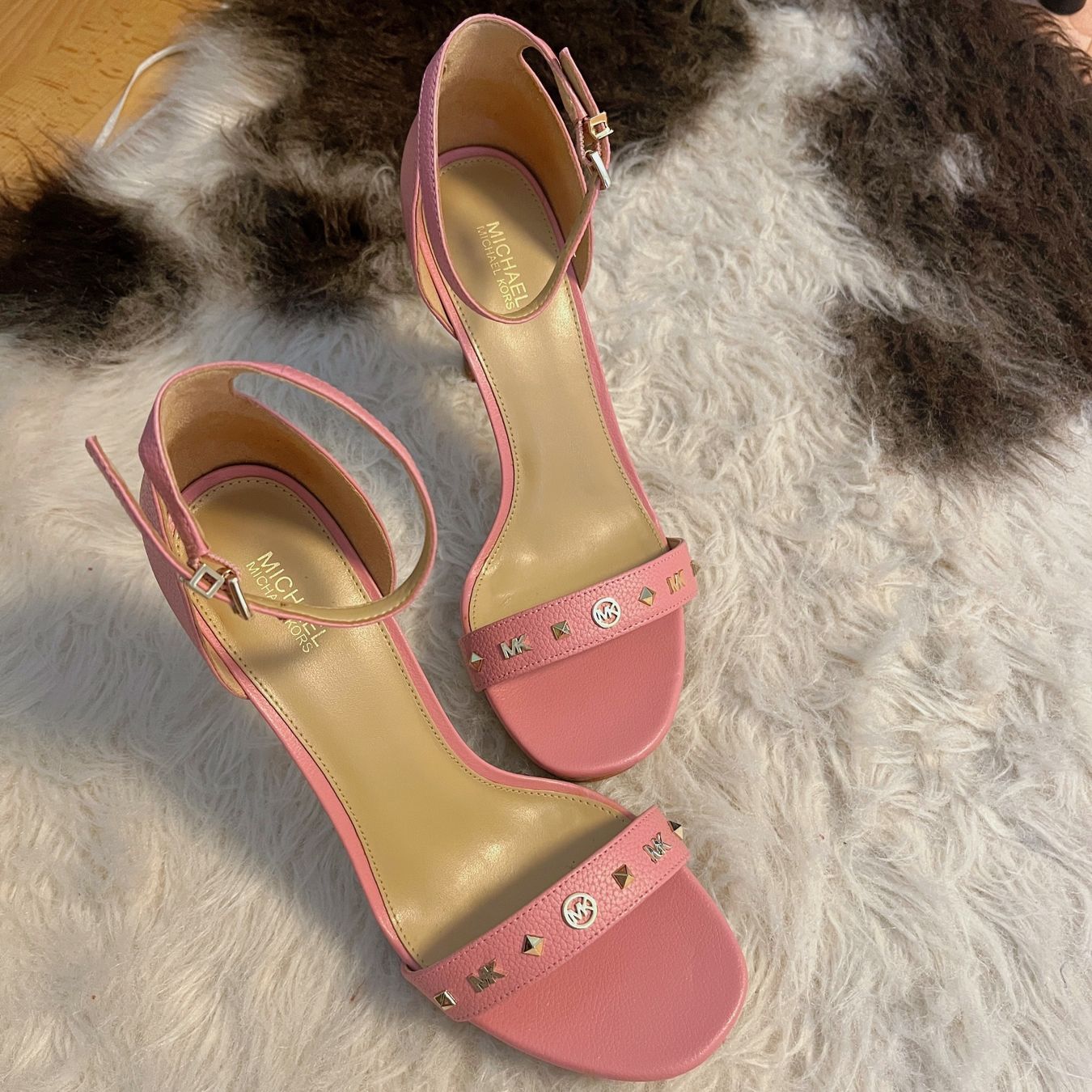 Michael Kors Scarpe da donna: Michael Kors Rosa Heeled Sandals – Usato da Volketswil venduto da Bohnen_Polizei