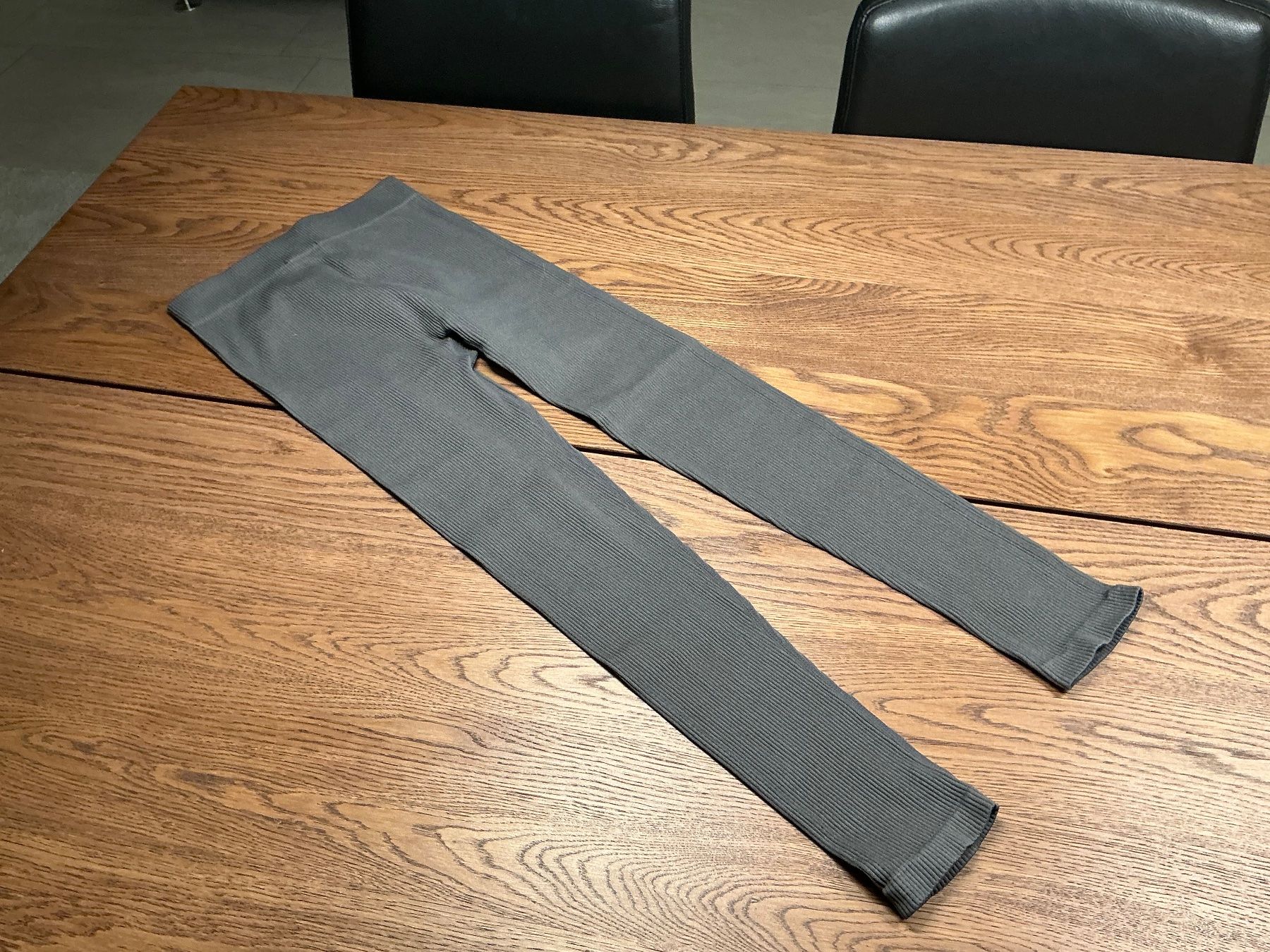 Zara Leggings: Zara Leggings gerippt Gr.L – Usato da Würenlos venduto da Tina48 2
