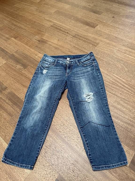 Pantalons: Capri Hose - Jeans - 36 – D'occasion à St. Niklausen LU par Sundy01