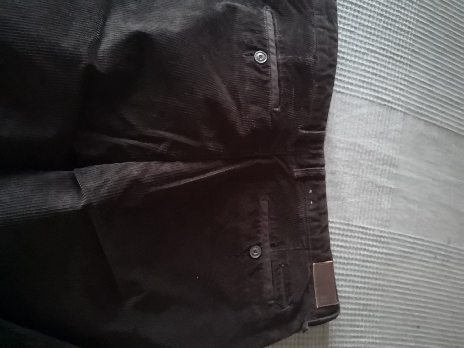 Pantaloni: 2 pantalons velours cotelés – Usato da neuchatel venduto da Mictou 5