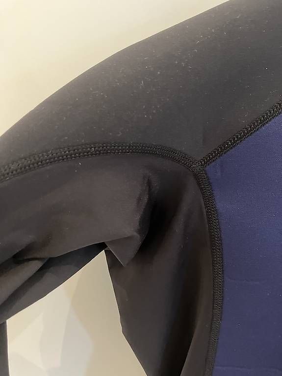Top: MYSTIC 2.5 mm Long Sleeve Top – Usato da Sementina venduto da carlo_kufahl 2