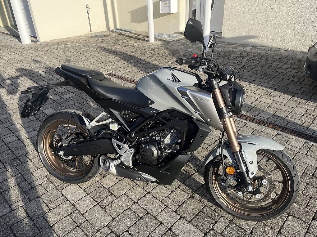 Honda Strada: Honda cb125r – Usato da Erde venduto da hug_gff8
