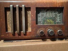 Alter Radio Paillard Röhrenradio zu verkaufen