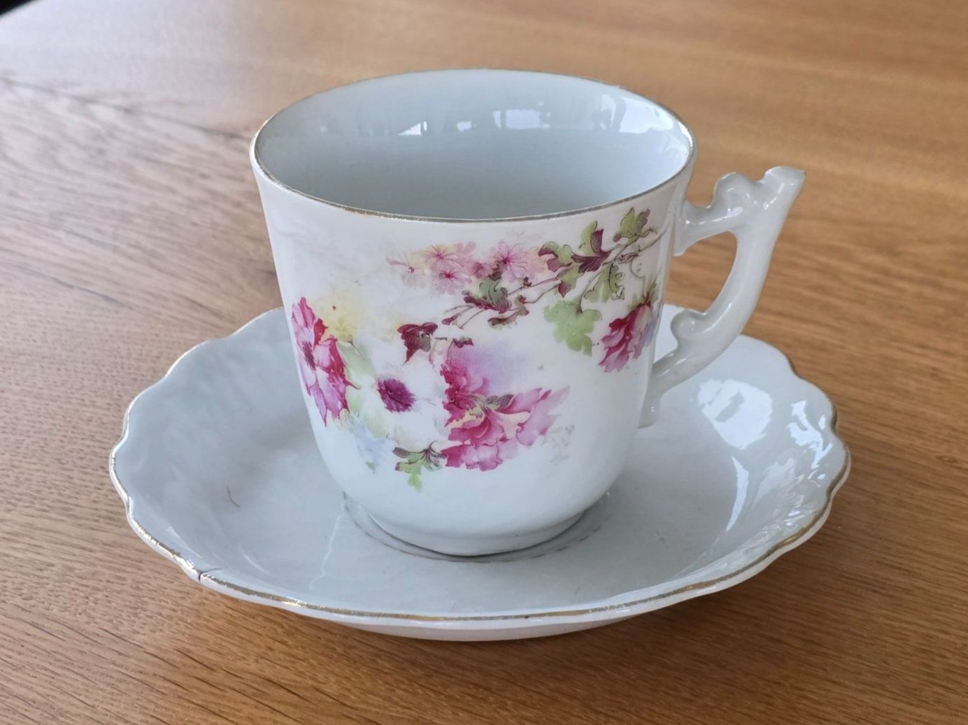 Tazze: Vintage Teetasse mit Untertasse, Blumenmuster – Usato da Wil SG venduto da schnups13