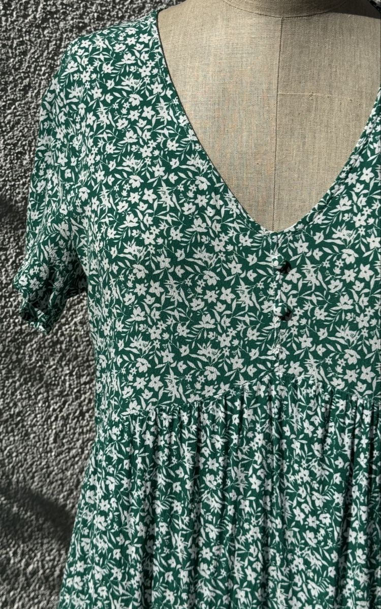 Vestiti: Kleid Lefties Gr. S Grün mit Blumen – Usato da Zürich venduto da SesePorti 3