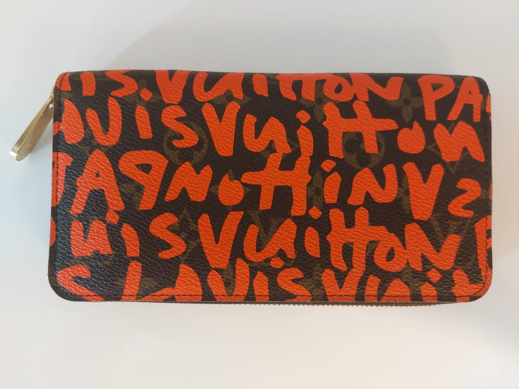 Louis Vuitton Portamonete: LOUIS VUITTON X STEPHEN SPROUSE Graffiti Zippy Wallet – Usato da Zürich venduto da 300SLR 1