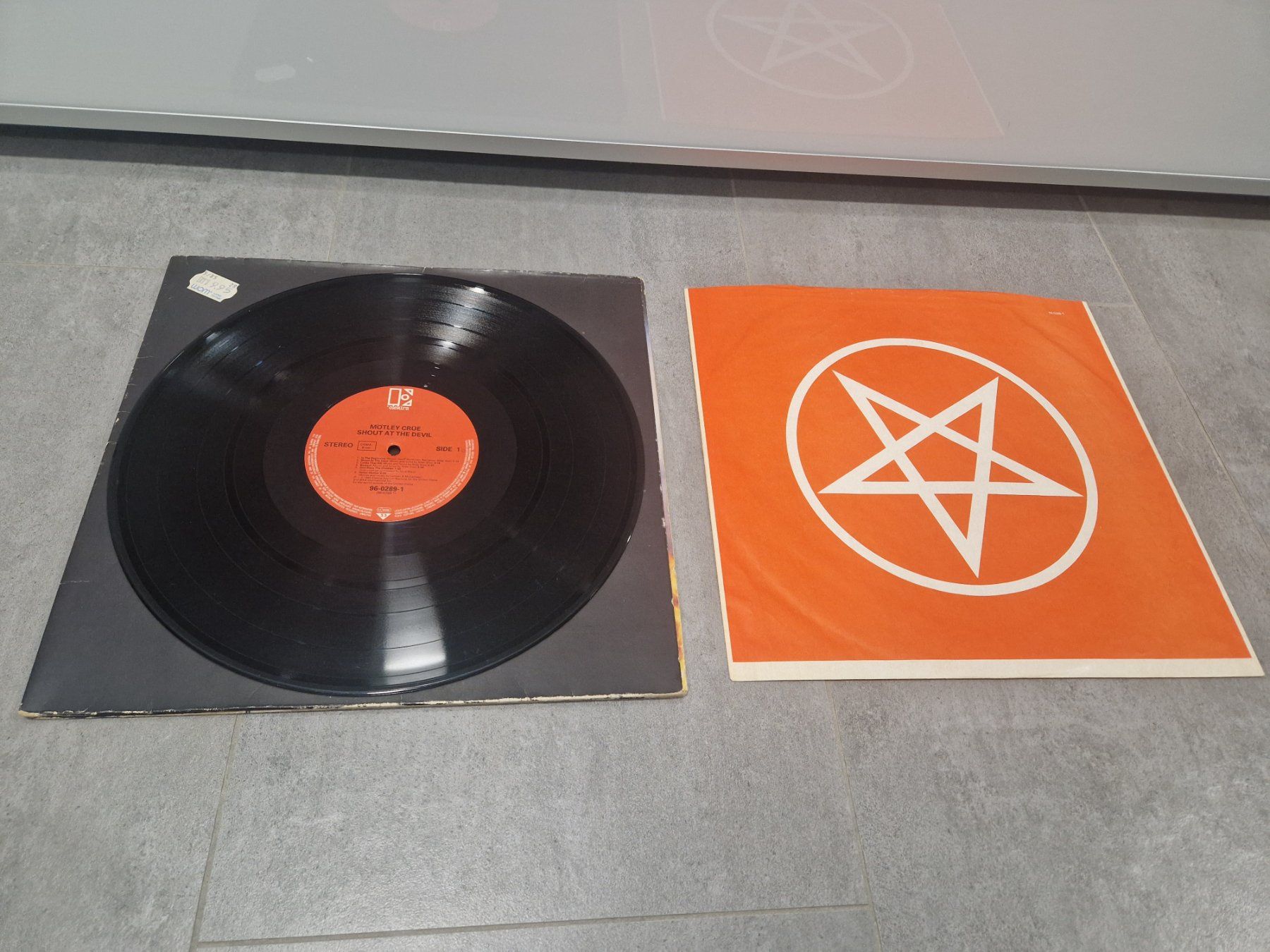 Dischi in vinile: Mötley Crüe LP - Shout At The Devil – Usato da Stetten SH venduto da ExtremMIB 4