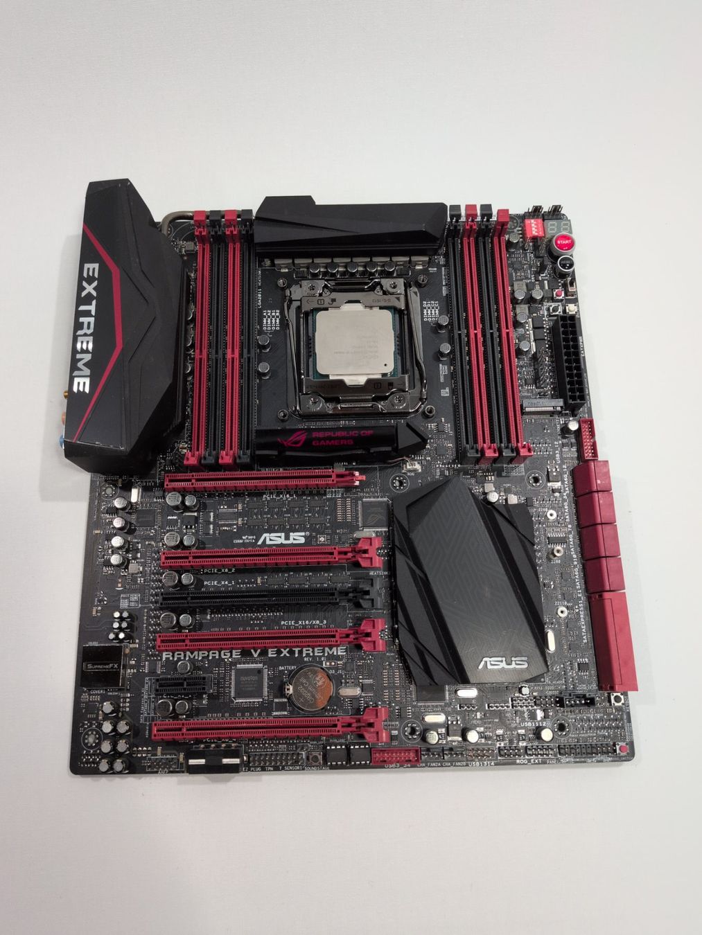 Asus Schede madri: ASUS Rampage V Extreme mit Intel Core i7-5960X – Usato da Rüfenacht BE venduto da swalin 1