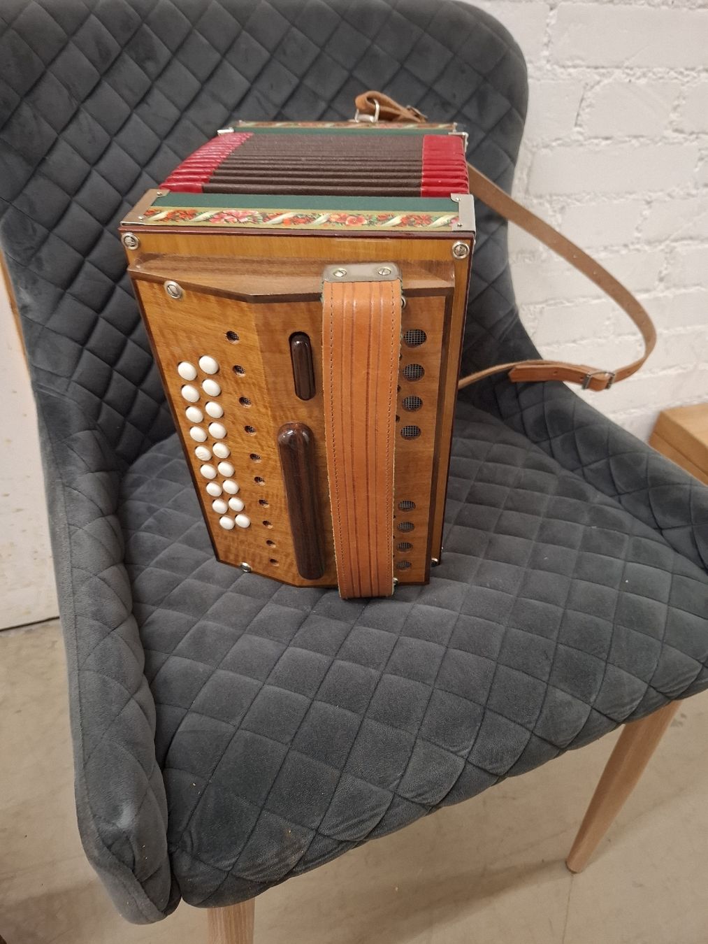 Strumenti musicali: schwyzerorgeli.wie neu – Usato da Villeneuve venduto da BibiVintage 7