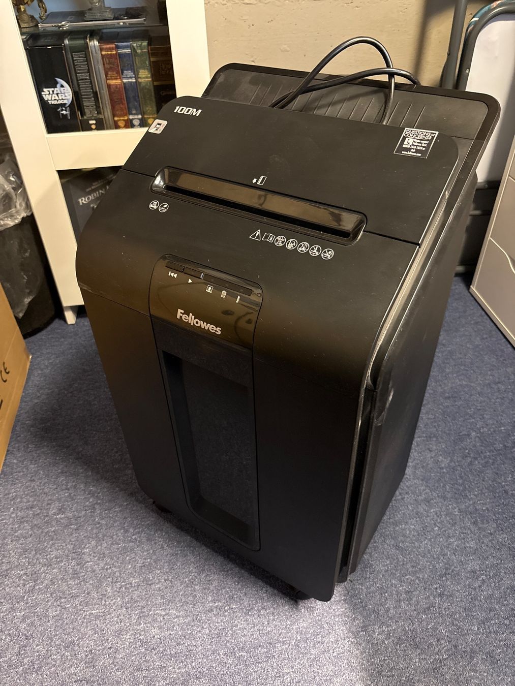 Fellowes Distruggi documenti: Fellows 100m Aktenvernichter – Usato da Belp venduto da phertig74 1