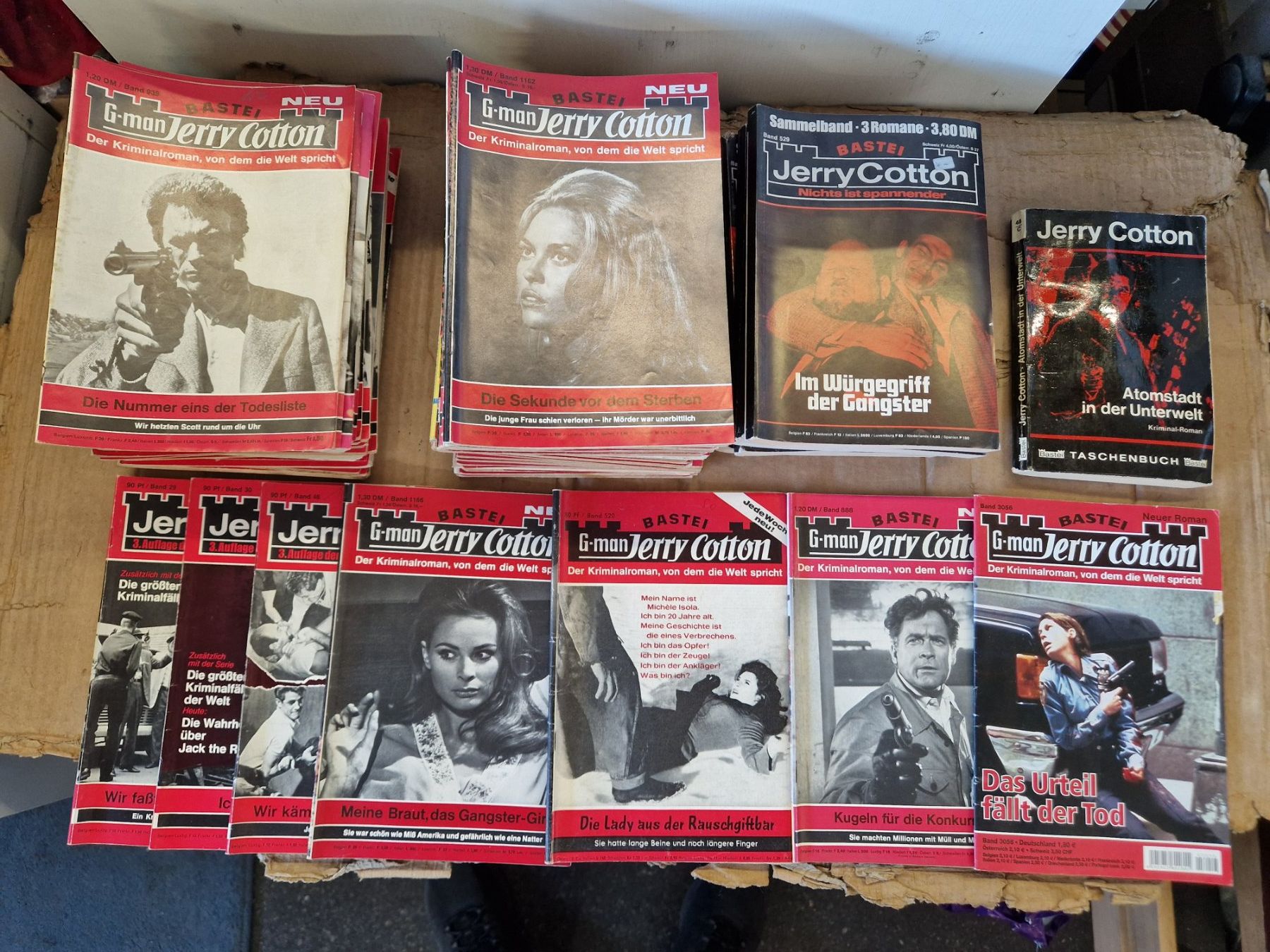 Libri: 69 Stück Jerry Cotton Romane – Usato da Wädenswil venduto da verebe