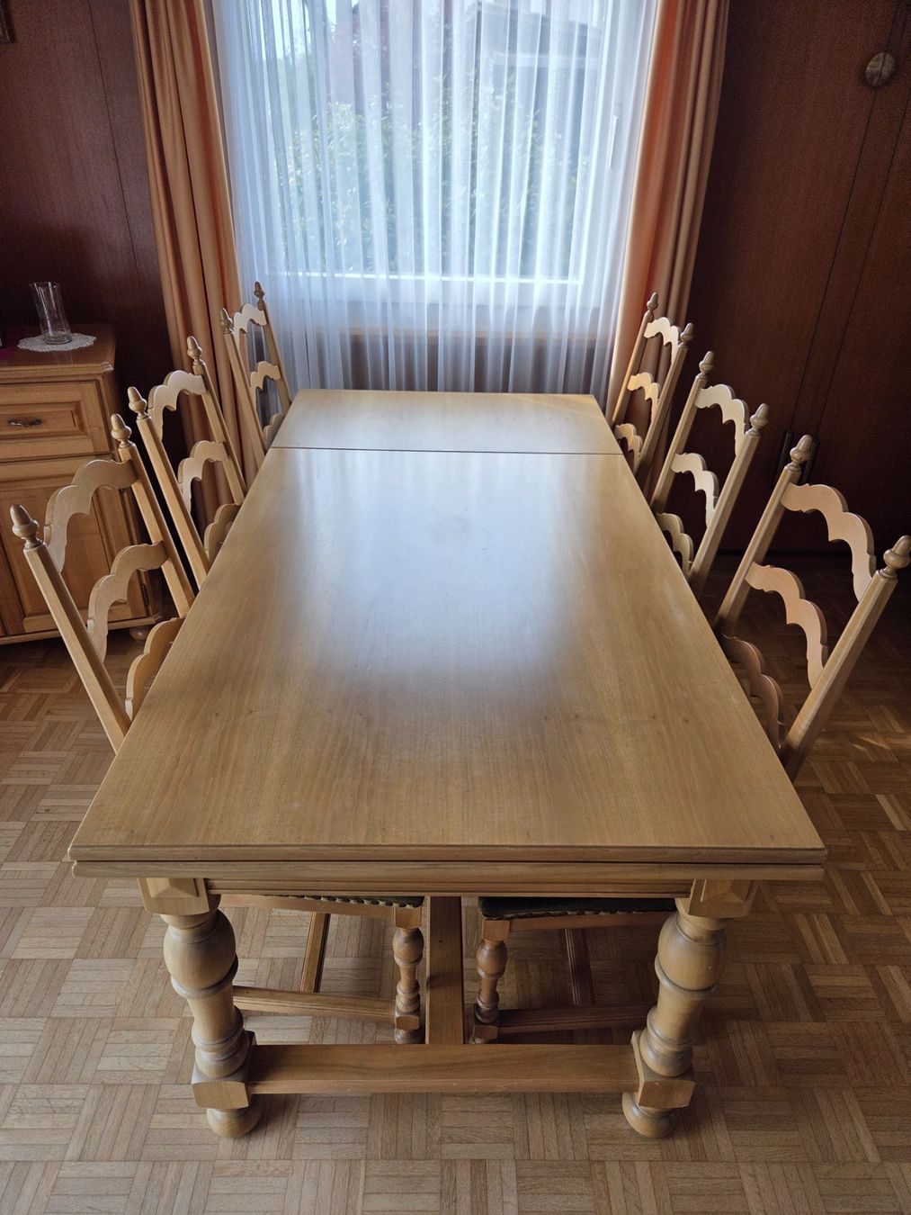 Tavoli: Tisch mit 6 Stühlen – Usato da Schmitten FR venduto da Padau