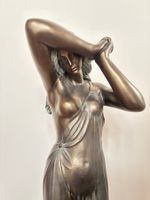 Skulptur Frau 110cm hoch