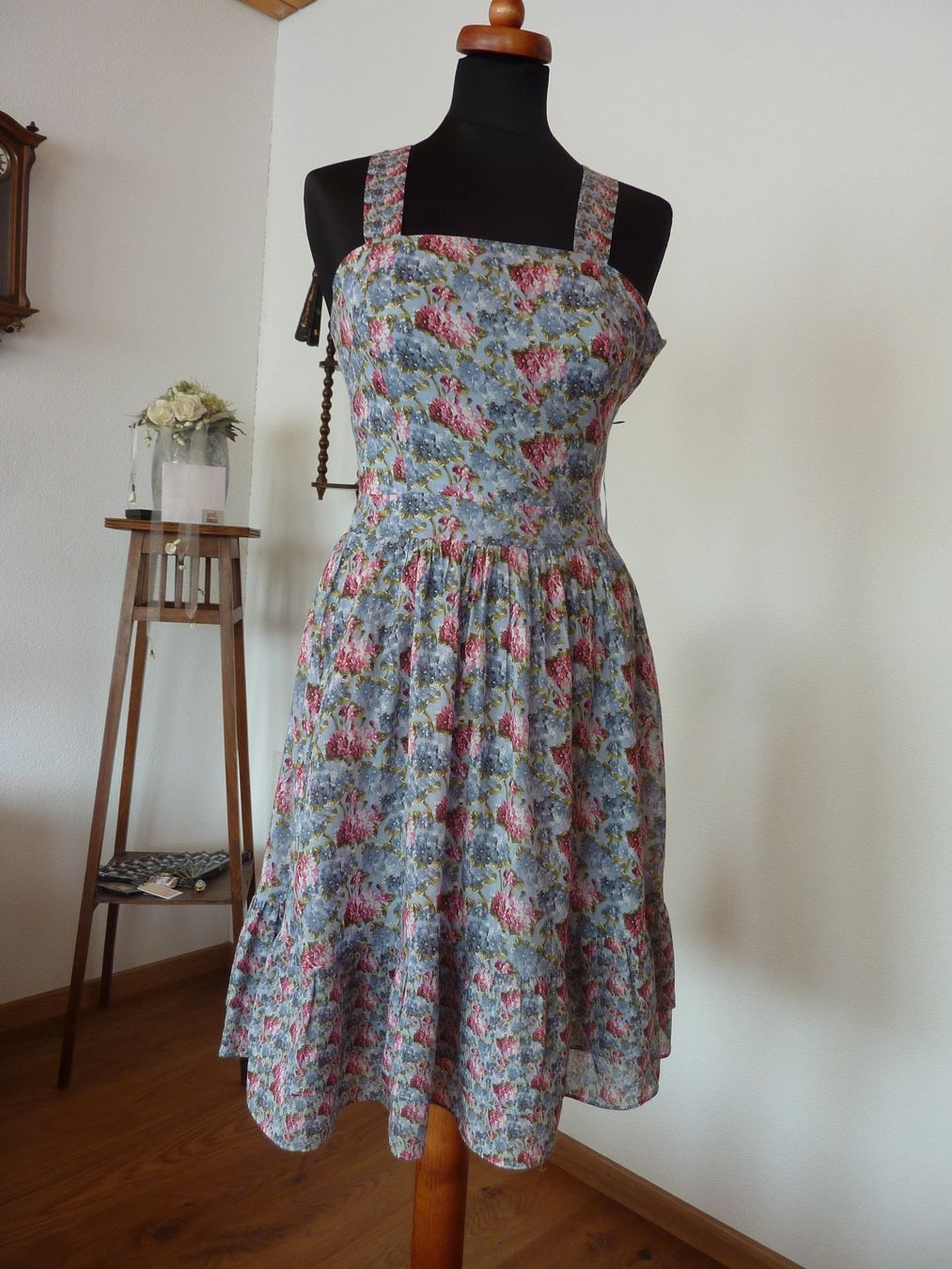 Nafnaf Kleider: leichtes Sommerkleid 34 Naf Naf – Gebraucht aus Waldstatt von Kananaskis1