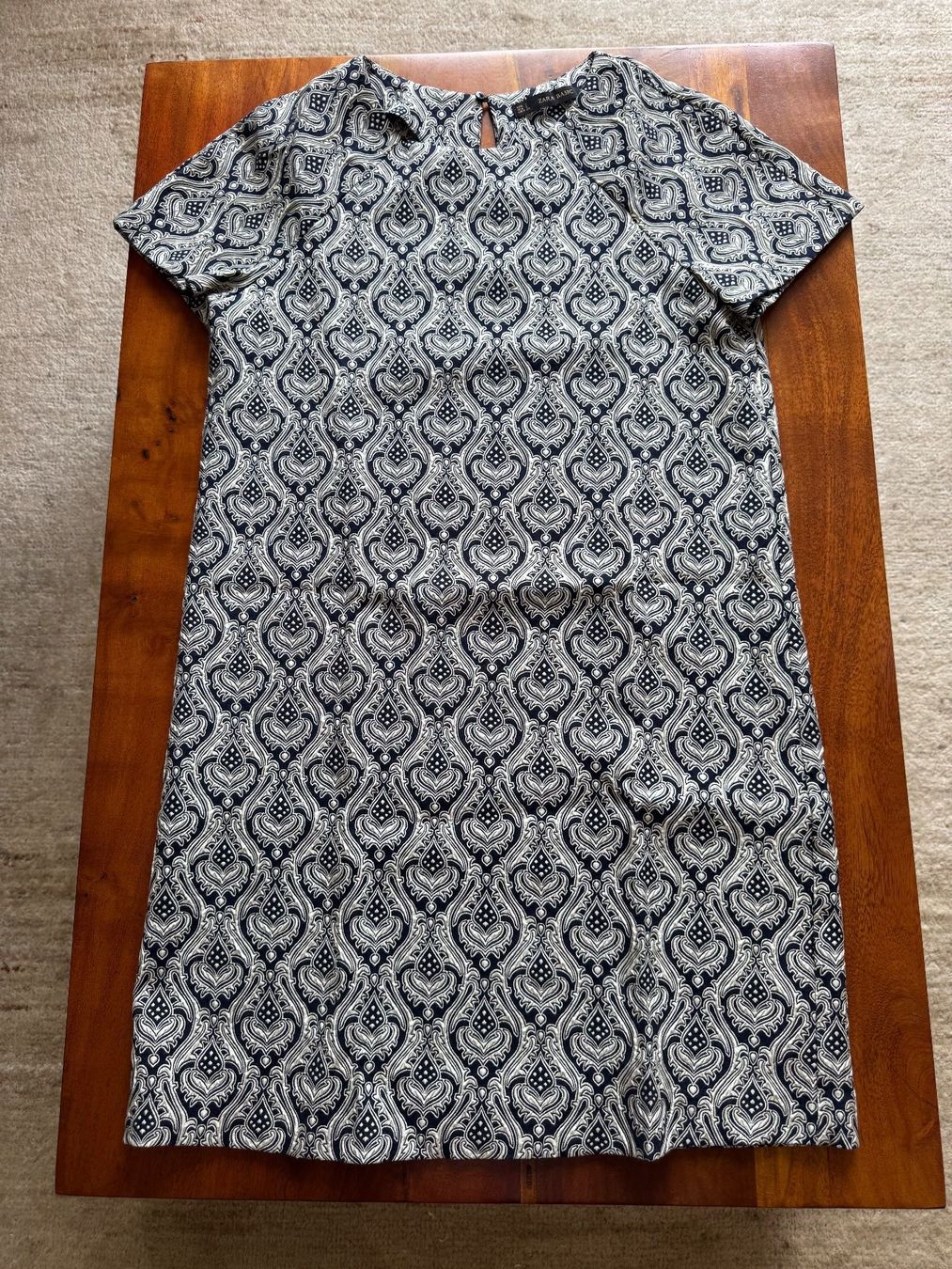 Zara Vestiti: ZARA KLEID, GR. S, GERADER SCHNITT, ORIENT. MUSTER – Usato da Zürich venduto da rolo66 1