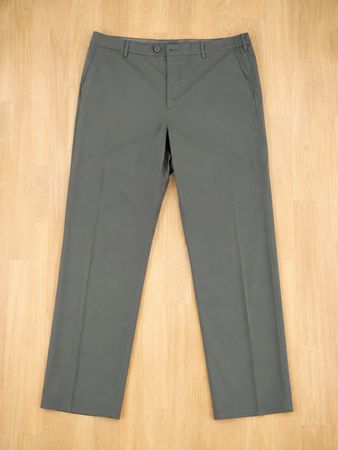 UNIQLO Herren Hose Olive – Grösse L/XL – Chino