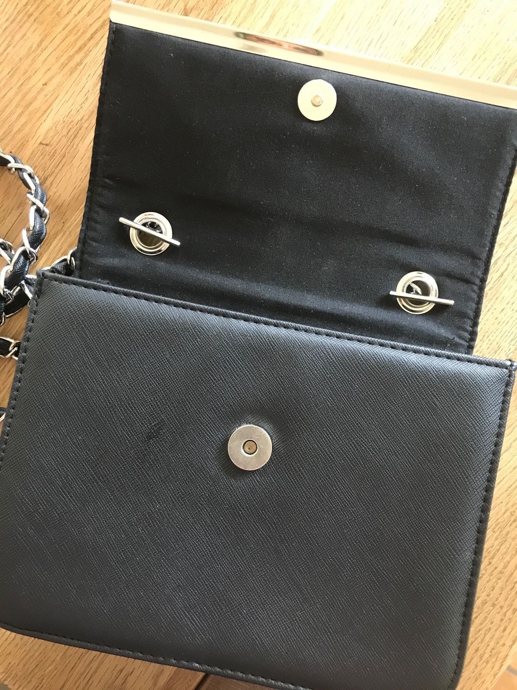 Borse da donna: Handtasche schwarz mit silber – Usato da Waldenburg venduto da Oliro75 2