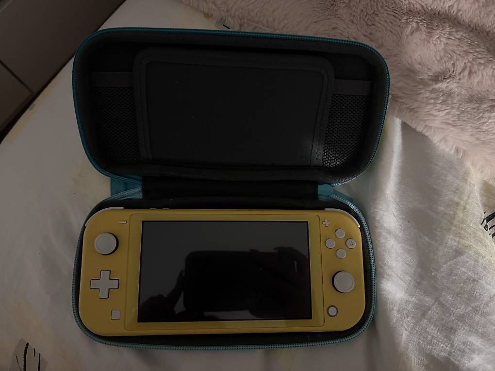 Consoles: Nintendo switch lite – D'occasion à Perroy par Tatian_A