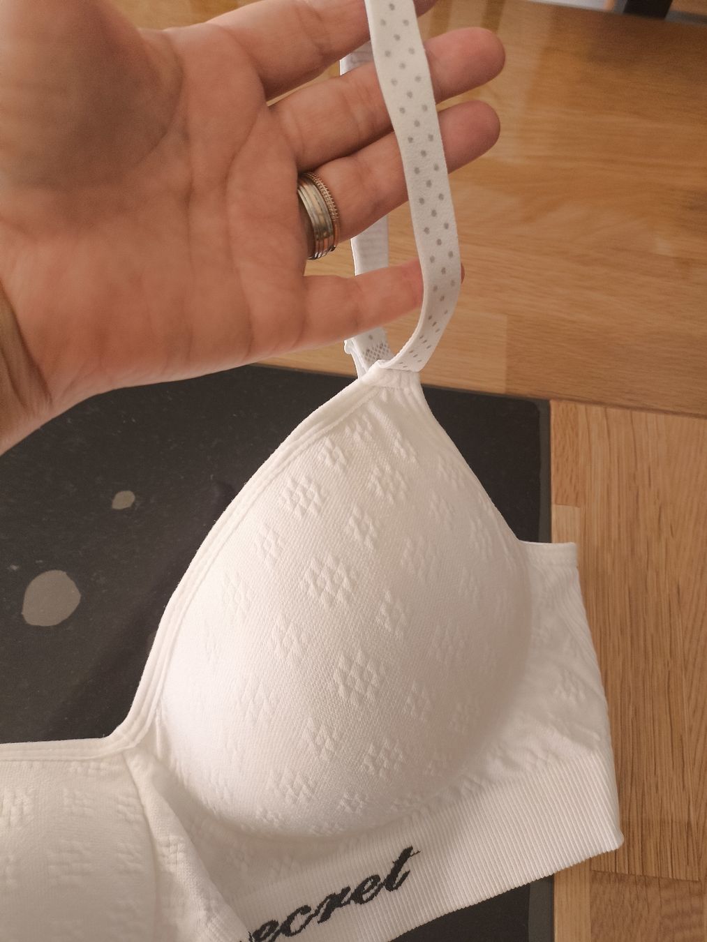 Sonstige Unterwäsche: BH-Set Gr. XXL/95C – Neu (gemäss Beschreibung) aus Burgdorf von Ropajesi 7