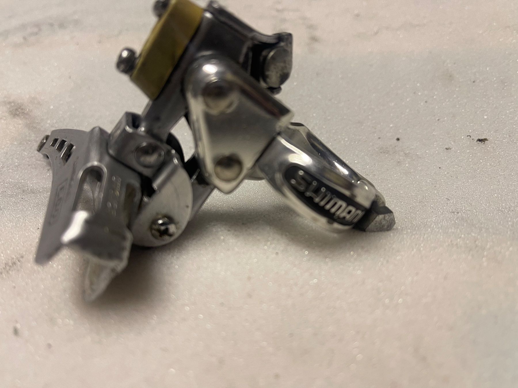 Shimano Pezzi di ricambio: Umwerfer SHIMANO 600 ERSTE GENERATION – Usato da Giubiasco venduto da bulag