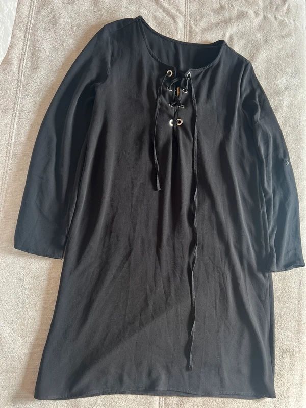 Zara Kleider: Robe Zara noire à lacets, élégante et confortable - Taille M – Gebraucht aus Lausanne von Stephaniesdressing 4