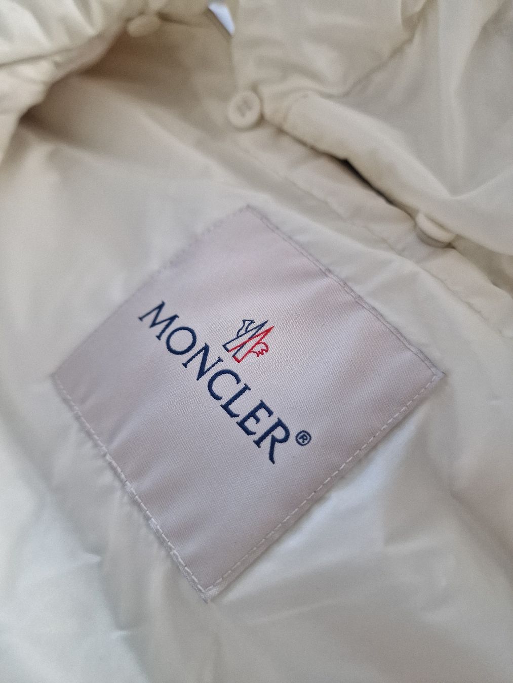 Moncler Vestes: Veste Moncler gr.2 – D'occasion à Yverdon-les-Bains par Scmps 5