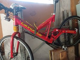 Bicicletta Cannondale montain bike
