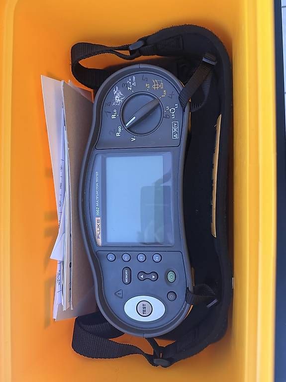 Fluke Mesurer: FLUKE Multifunktionale Installationsprüfgeräte – D'occasion à Nottwil par syl_rsl5
