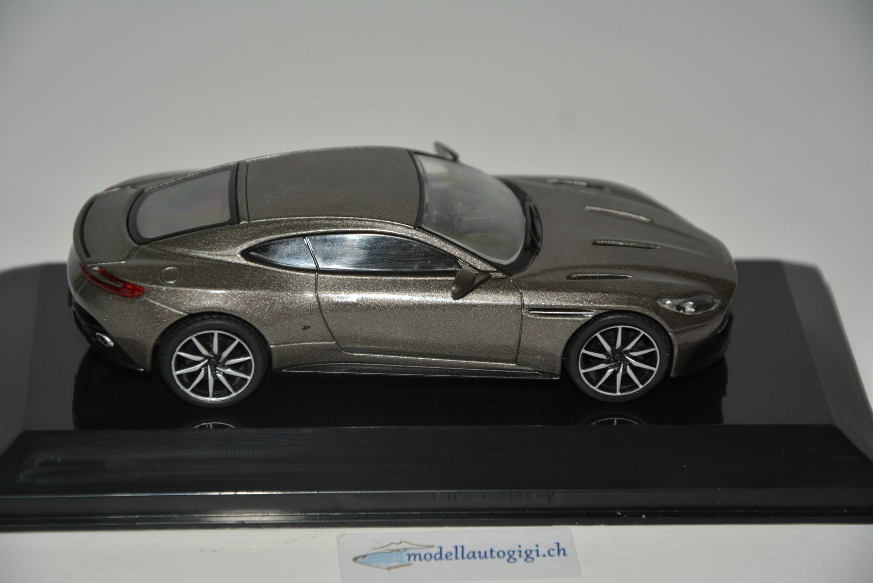 Aston Martin Modellini d'auto: Aston Martin DB11 2016 , 1.43 – Nuovo e nell'imballaggio originale da Goldach venduto da Feivel9 5