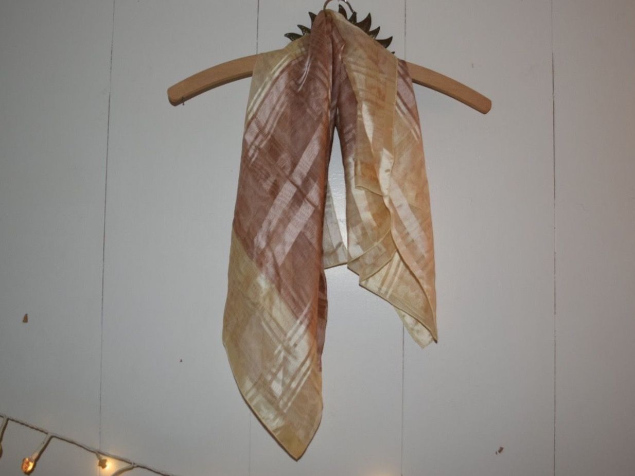 Foulard & Sciarpe: Schönes Seidenfoulard, 100% Seide – Usato da Brienz BE venduto da mondchatz1 1