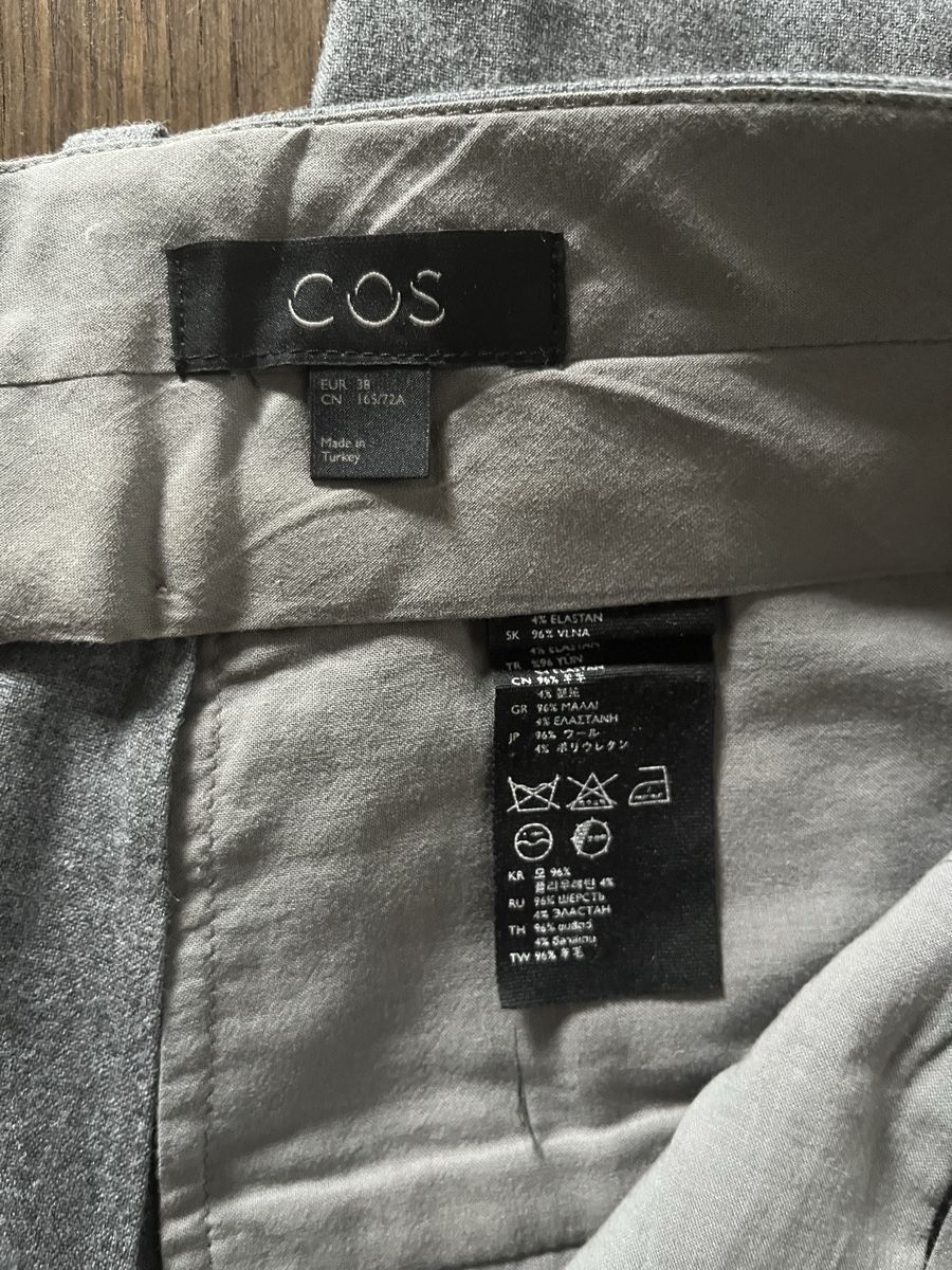 Cos Pantaloni: Graue Cos Anzugshose Gr. 38 – Usato da Kilchberg venduto da Kim_alicia 2