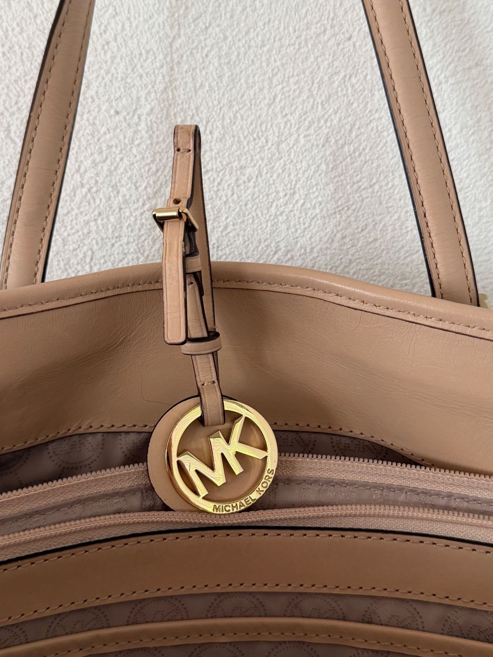 Michael Kors Borse da donna: Michael Kors Tasche mit Zebramuster – Usato da Meilen venduto da ninaproud 2