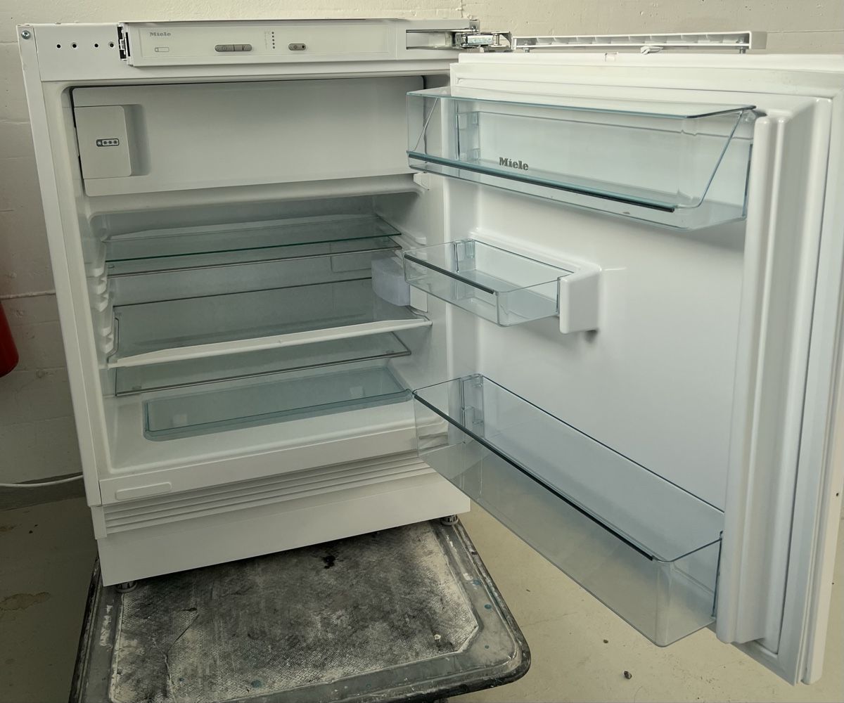 Frigoriferi: Miele Kühlschrank  – Nuovo (secondo la descrizione) da Emmen venduto da djr_p6ny 1