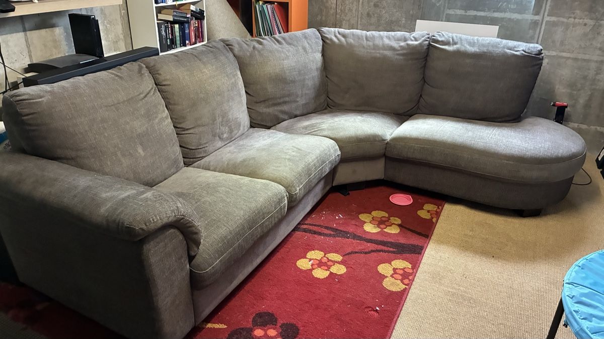 Sofas: Ecksofa Stoff grau – D'occasion à Biberist par MattHebi