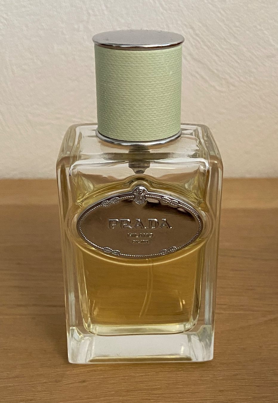 Prada Profumi & Eau de Toilette: PRADA Iris Eau de parfum 50ml (1e édition) – Nuovo (secondo la descrizione) da Genève venduto da kik_8jd6