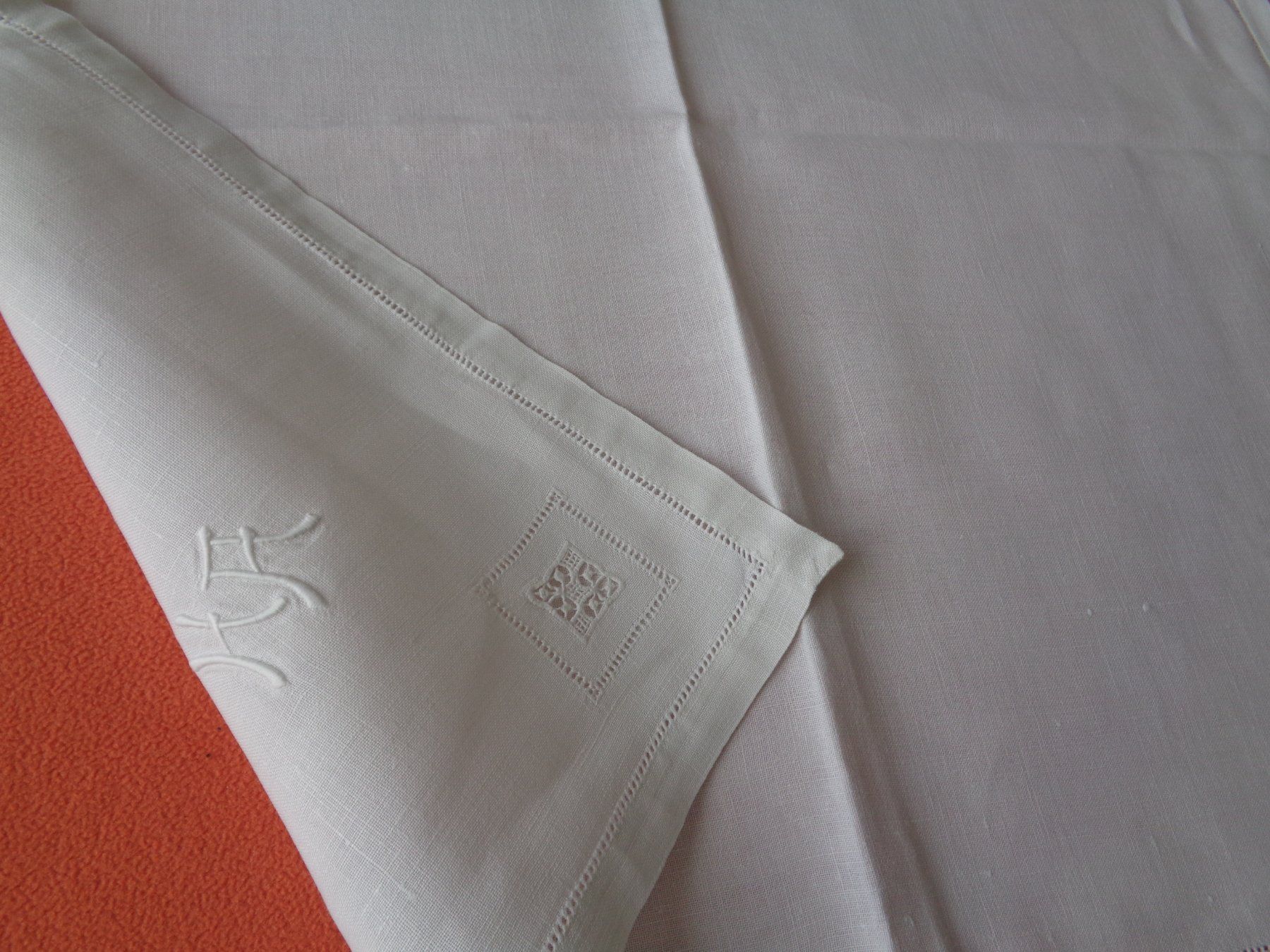 Bettwäsche: 2 Servietten oder Deckeli Grösse ca. 60 cm. x 60 cm. – Gebraucht aus Chur von omonia 7