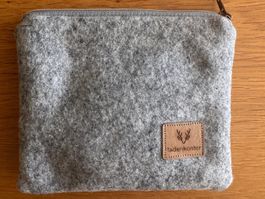 Handmade Wollfilz-Täschchen Hellgrau – Grau