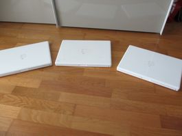 3 MacBook Model: A1181