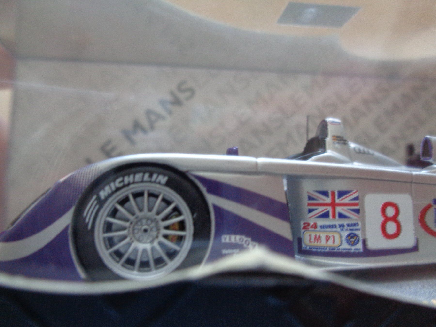 Audi Voitures modèles: Ixo 1:43 Audi R8 Le Mans – Neuf avec emballage d'origine à Reconvilier par rallycar 2