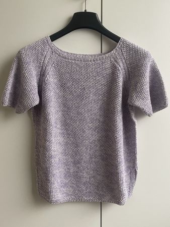 Top en maille lilas clair parfait pour le printemps!